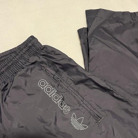Adidas windbreaker pants - Picture 2 of 3